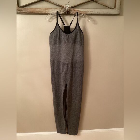 NWT PINK ACTIVE VICTORIAS SECRET SIZE XL BLACK MARL SEAMLESS UNITARD ONE PIECE - Picture 2 of 6